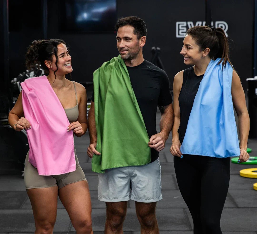 Hooded Gym Towel vs Regular Gym Towel: Which One Do You Actually Need? - Cheeky Winx