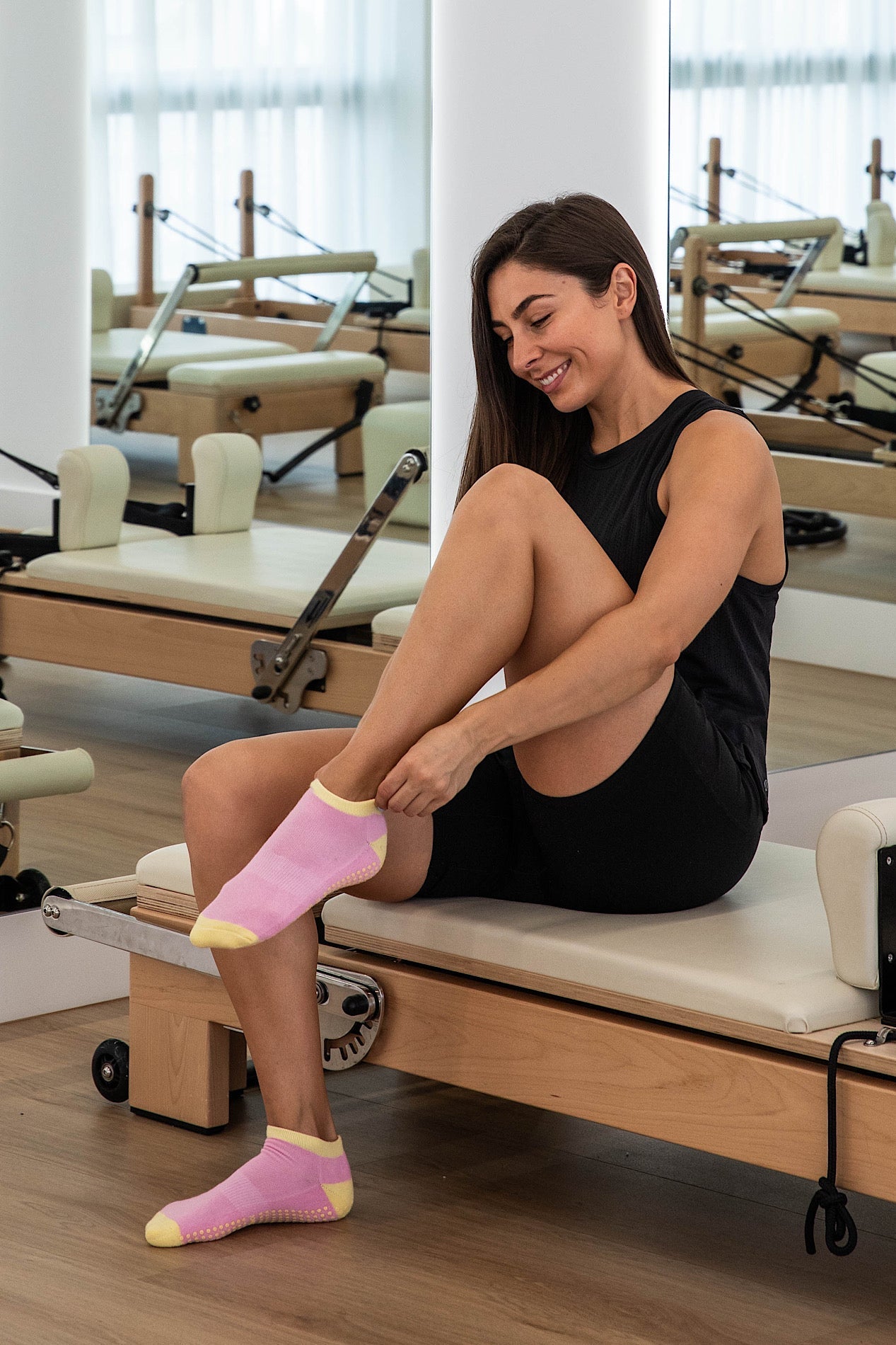 Ankle Pink and Yellow Grip Socks - Cheeky Winx