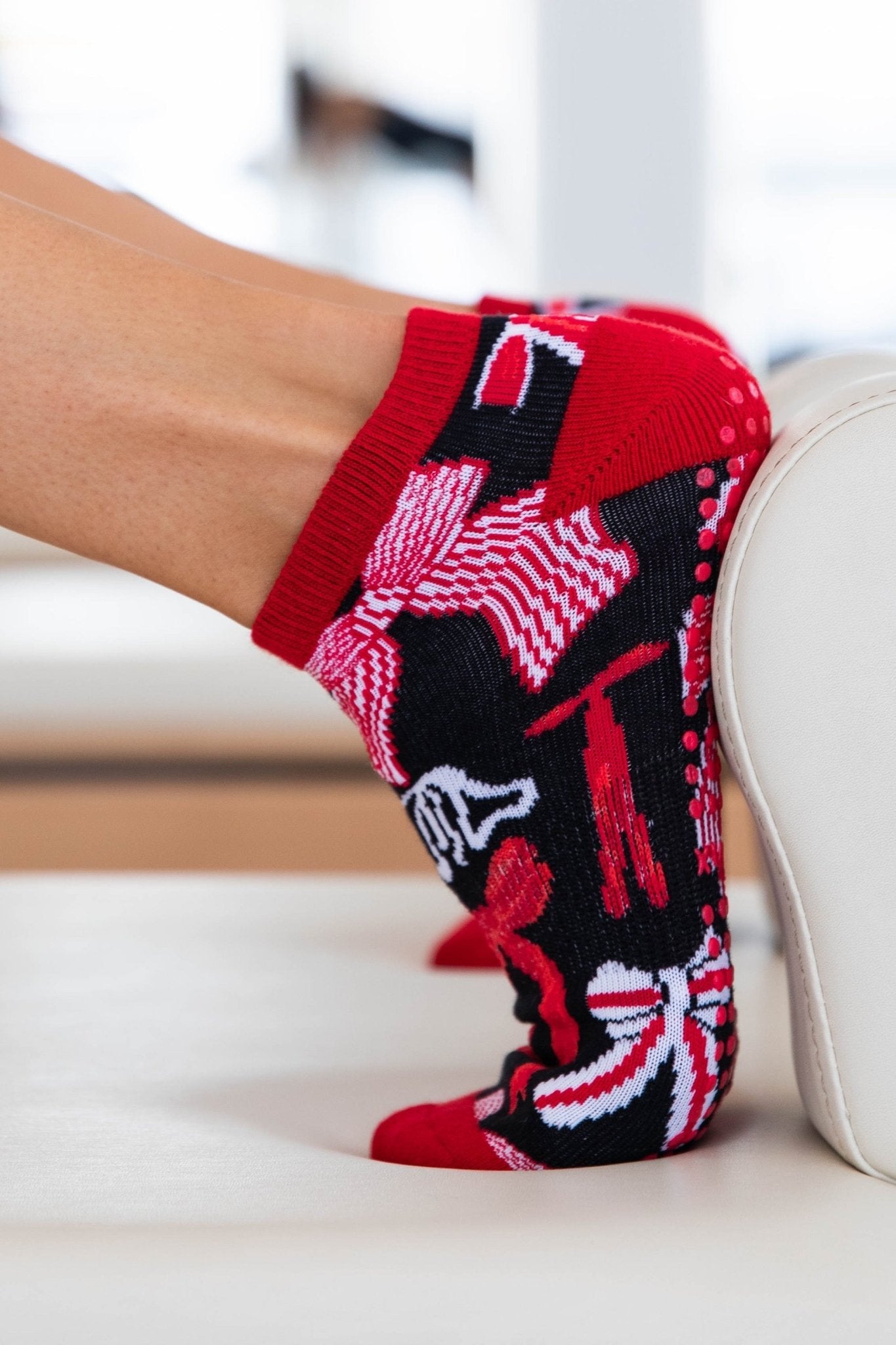 Bows X Teggun Ashleigh Grip Socks - Cheeky Winx