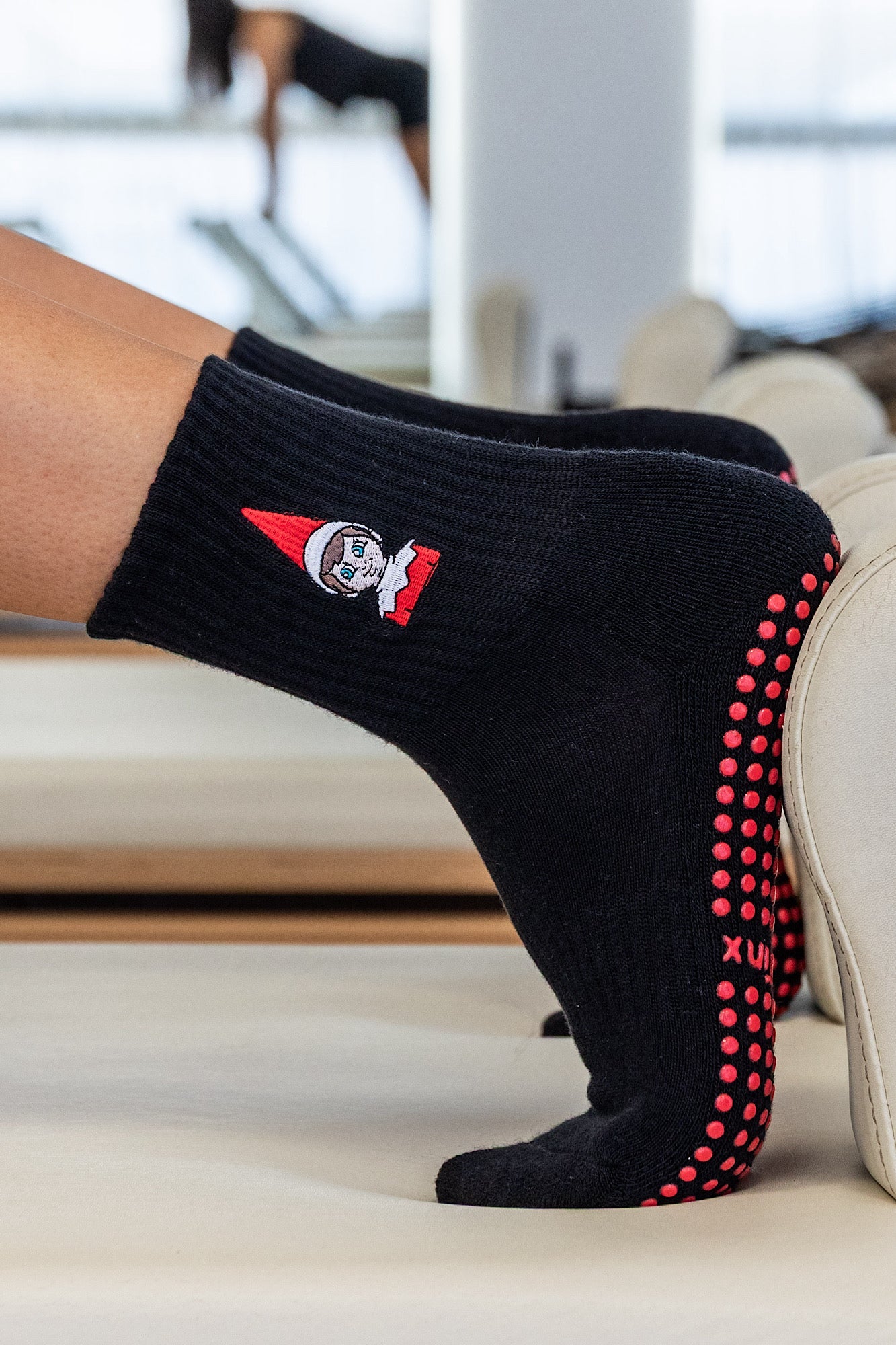 Crew The Elf On The Shelf® Blue Eyes Grip Socks - Cheeky Winx