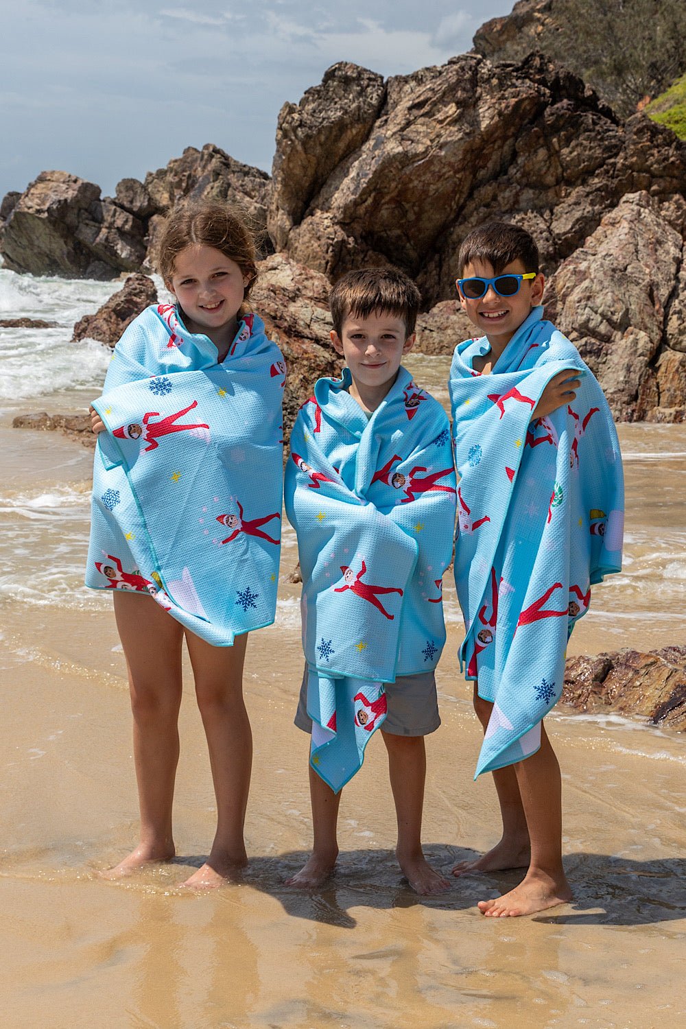 Kids Scout Elf Snow Days Beach Towel - Cheeky Winx