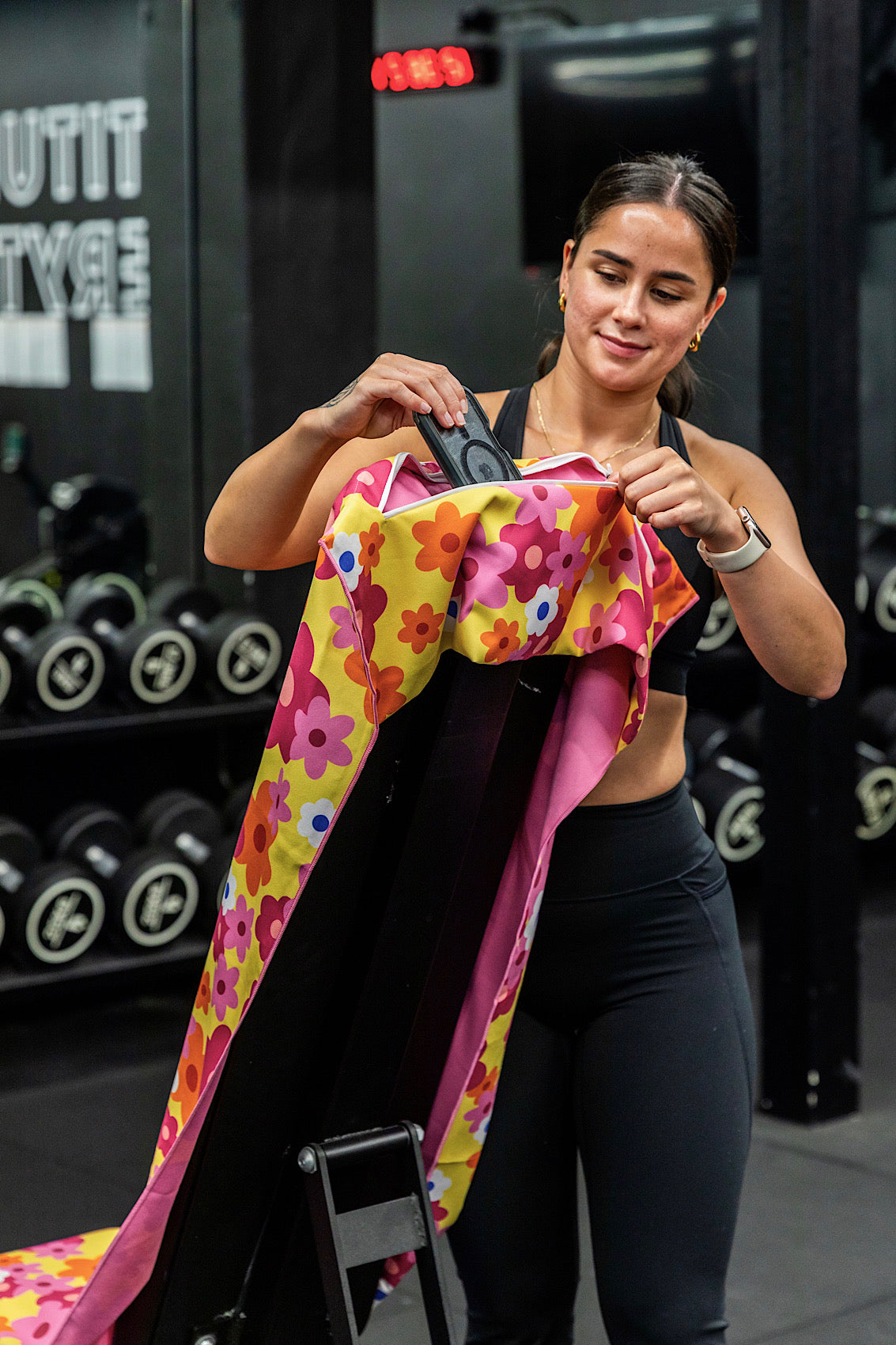 Daisy Hooded Gym Towel With Zip Pocket - Cheeky Winx