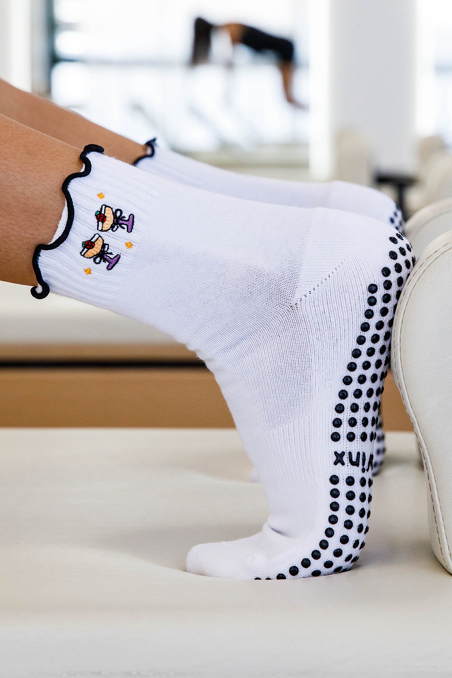 Frilly Champers Grip Socks-Cheeky Winx
