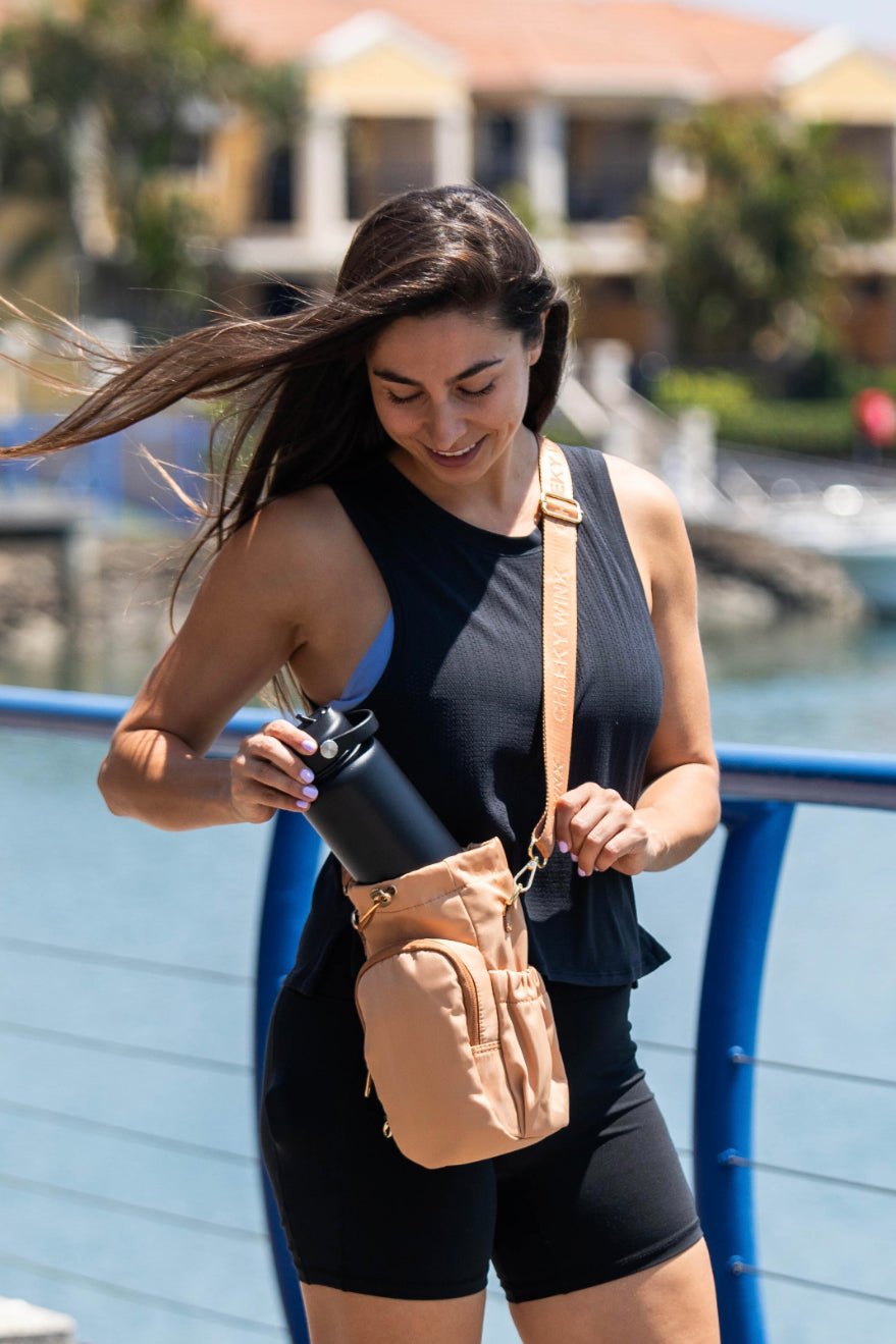 Black Thermal Water Bottle 950ml + FREE silicone bumper - Cheeky Winx