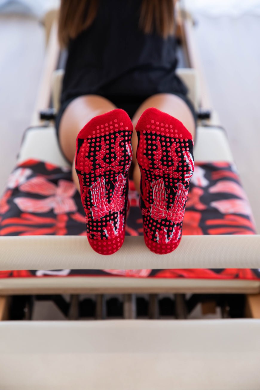 Bows X Teggun Ashleigh Grip Socks - Cheeky Winx