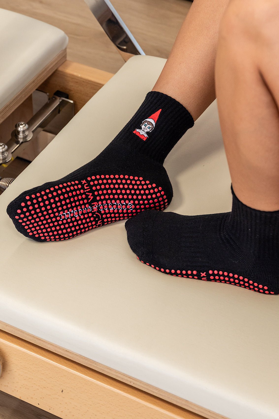 Crew The Elf On The Shelf® Blue Eyes Grip Socks - Cheeky Winx