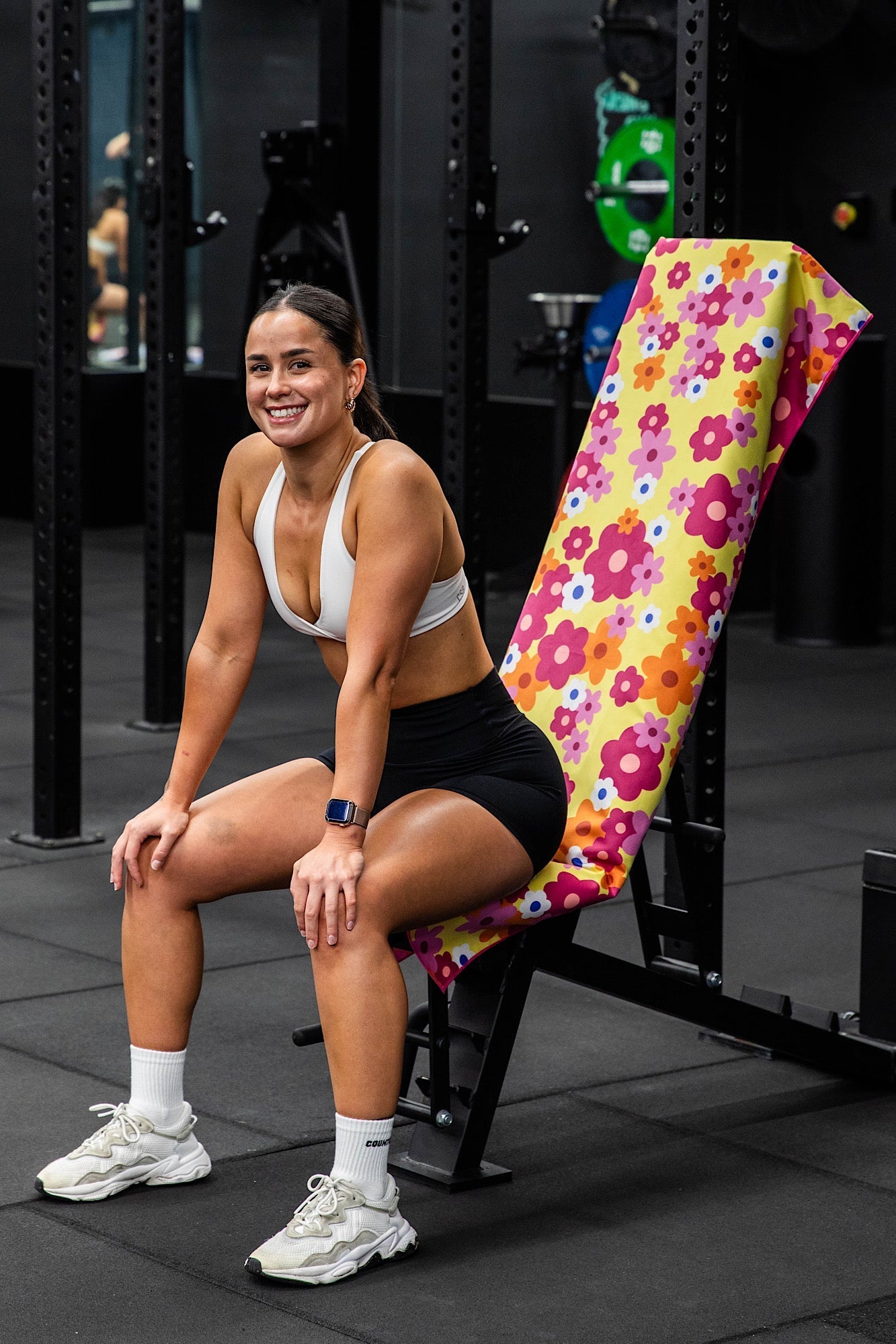 Hooded Daisy Fields Gym Towel - Cheeky Winx