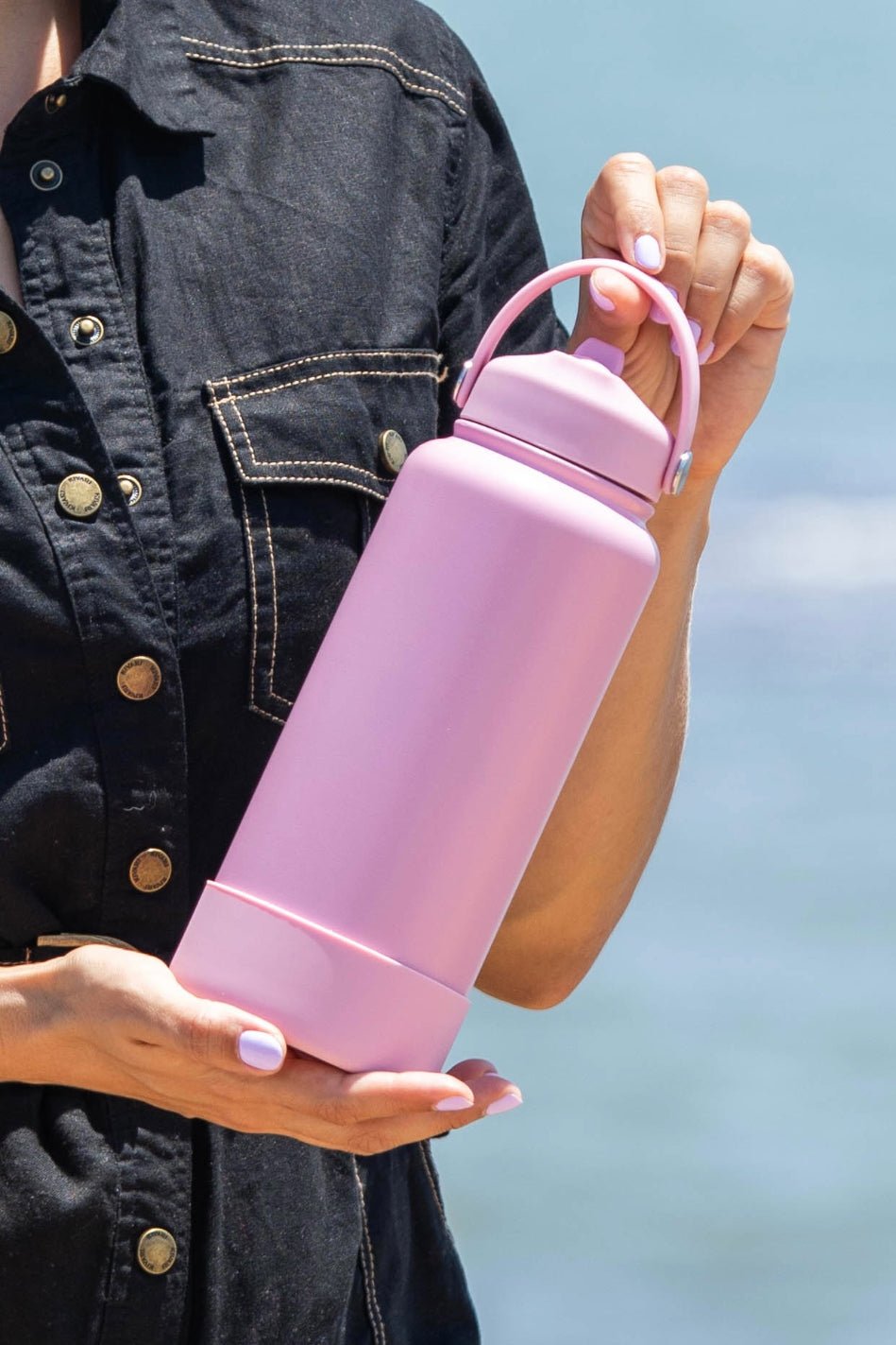 Pink Thermal Water Bottle 950ml + FREE silicone bumper - Cheeky Winx
